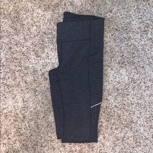 Size 4 Lululemon leggings with back pocket